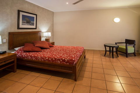 The Continental Hotel - Tourism Hervey Bay 37