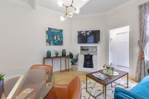 Heritage Townhouse Near Harbour Bridge - Hervey Bay Accommodation 17