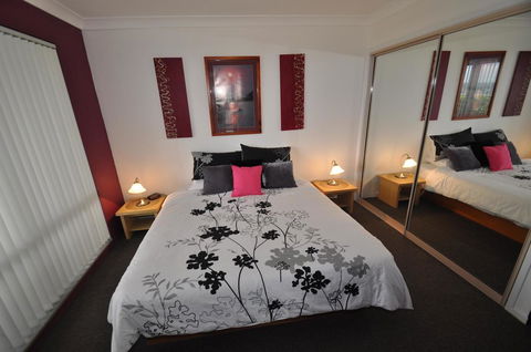 Beachfront Apartments - Tourism Hervey Bay 5