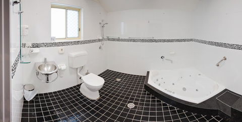 Jesmond Executive Villas - Hervey Bay Accommodation 25