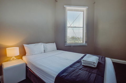 Crossroads Hotel - Hervey Bay Accommodation 3