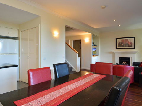 Villa Executive 2br Cypress DS Located Within Cypress Lakes Resort - Hervey Bay Accommodation 5
