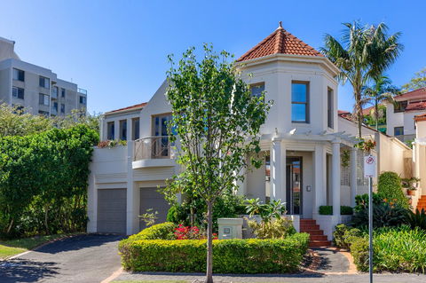 Kensington Self-Contained Modern House (89BROM) - Tourism Hervey Bay 0