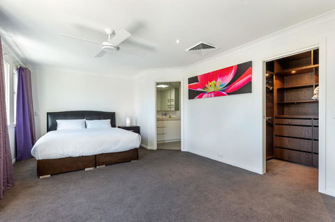 Kensington Self-Contained Modern House (89BROM) - Tourism Hervey Bay 14
