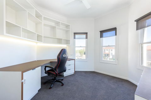 Kensington Self-Contained Modern House (89BROM) - Tourism Hervey Bay 11
