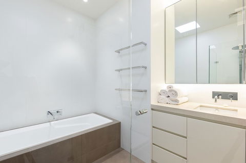Kensington Self-Contained Modern House (89BROM) - Tourism Hervey Bay 7