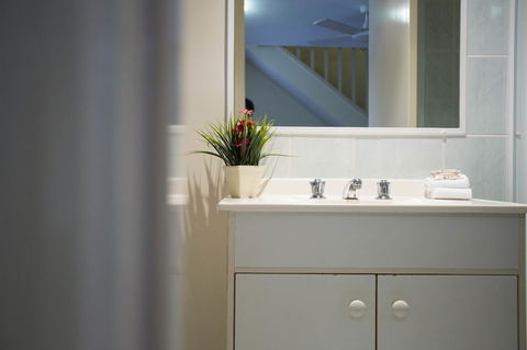 Byron Central Apartments - Tourism Hervey Bay 2
