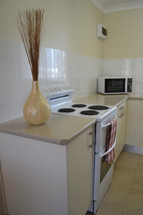 Sundial Holiday Units - Tourism Hervey Bay 17