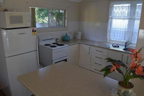 Sundial Holiday Units - Tourism Hervey Bay 4