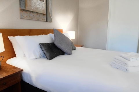 Almond Inn - Tourism Hervey Bay 0
