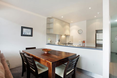 Lantern 1 Bedroom Balcony With Panoramic View - Hervey Bay Accommodation 8