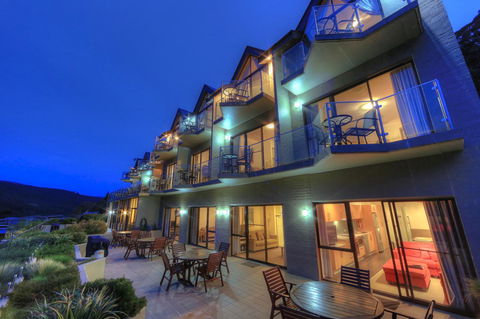 Lantern 1 Bedroom Balcony With Panoramic View - Hervey Bay Accommodation 0