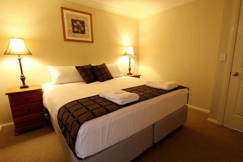 Colonial Court Villas - Hervey Bay Accommodation 24