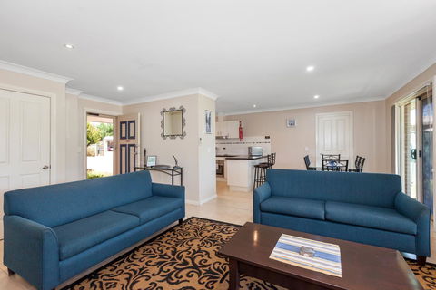 Colonial Court Villas - Hervey Bay Accommodation 20