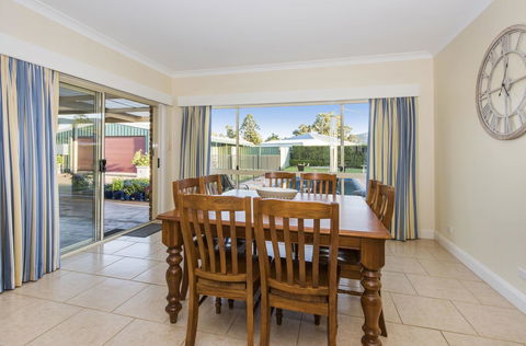 Colonial Court Villas - Hervey Bay Accommodation 15