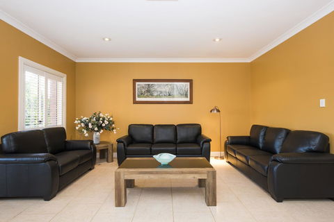 Colonial Court Villas - Hervey Bay Accommodation 16
