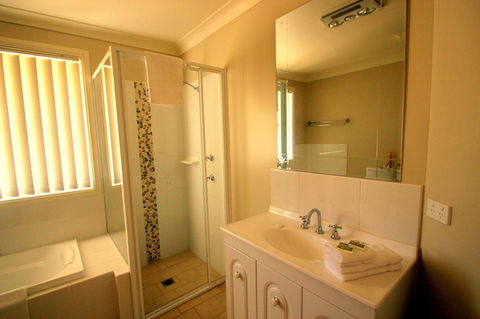 Colonial Court Villas - Hervey Bay Accommodation 29