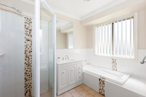 Colonial Court Villas - Hervey Bay Accommodation 18