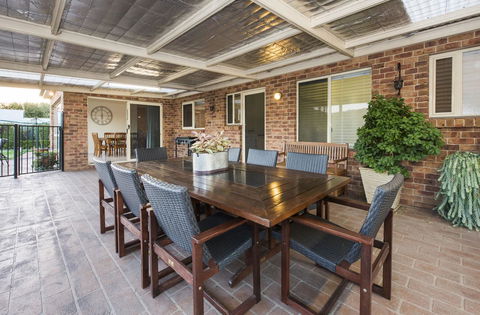Colonial Court Villas - Hervey Bay Accommodation 5