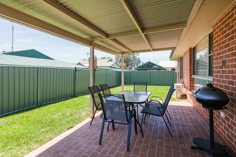 Colonial Court Villas - Hervey Bay Accommodation 32