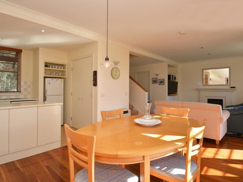 Villa 2br Prosecco Villa Located Within Cypress Lakes Resort - Tourism Hervey Bay 6
