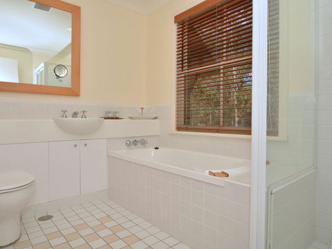 Villa 2br Prosecco Villa Located Within Cypress Lakes Resort - Tourism Hervey Bay 13