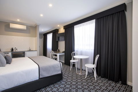CH Boutique Hotel & Apartments, Ascend Hotel Collection - Hervey Bay Accommodation 3