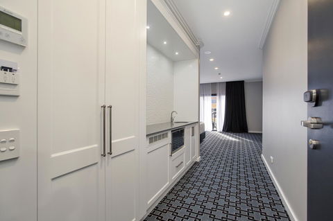 CH Boutique Hotel & Apartments, Ascend Hotel Collection - Hervey Bay Accommodation 6