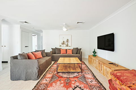 The Lord Byron - Hervey Bay Accommodation 28