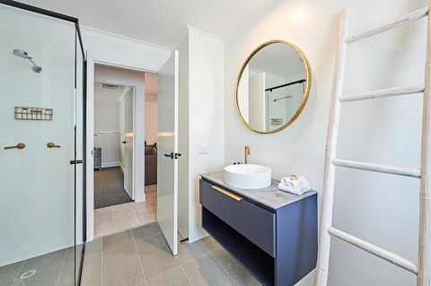 The Lord Byron - Hervey Bay Accommodation 17
