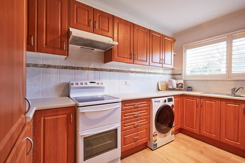 Bright And Spacious Family Home With Leafy Deck - Hervey Bay Accommodation 17