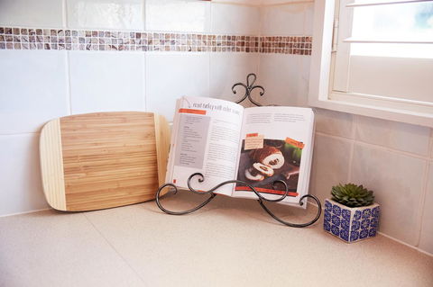 Bright And Spacious Family Home With Leafy Deck - Hervey Bay Accommodation 20