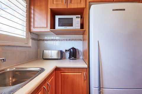 Bright And Spacious Family Home With Leafy Deck - Hervey Bay Accommodation 19