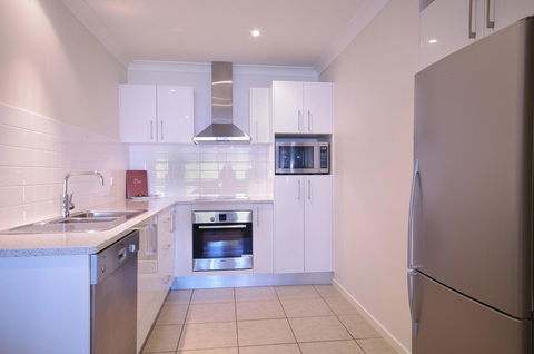 Macquarie Waters Boutique Apartment Hotel - Tourism Hervey Bay 19