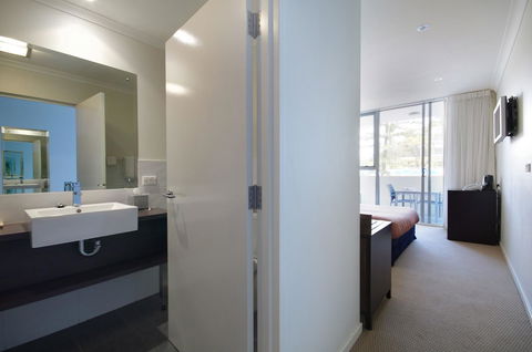 Macquarie Waters Boutique Apartment Hotel - Tourism Hervey Bay 24