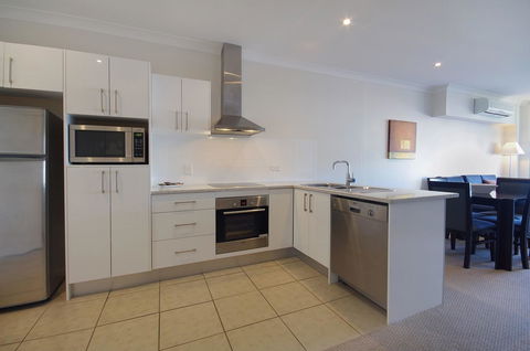 Macquarie Waters Boutique Apartment Hotel - Tourism Hervey Bay 18