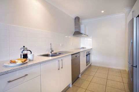 Macquarie Waters Boutique Apartment Hotel - Tourism Hervey Bay 17