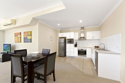 Macquarie Waters Boutique Apartment Hotel - Tourism Hervey Bay 6