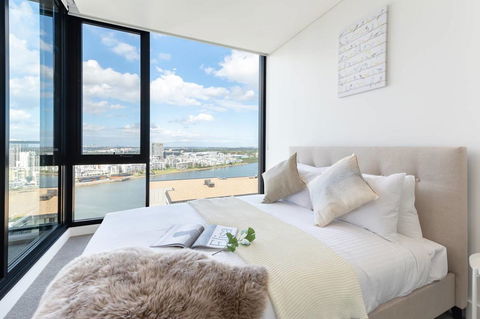 Japanese Style Waterfront Apt Wt Rooftop Pool - Hervey Bay Accommodation 15