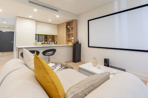 Japanese Style Waterfront Apt Wt Rooftop Pool - Hervey Bay Accommodation 16
