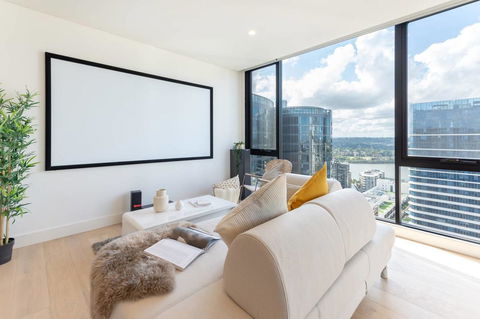 Japanese Style Waterfront Apt Wt Rooftop Pool - Hervey Bay Accommodation 2