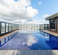 Japanese Style waterfront apt wt rooftop pool - Hervey Bay Accommodation