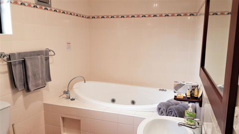 Great Escape Lofts - Hervey Bay Accommodation 4