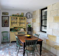 Apple Tree Cottage - Hervey Bay Accommodation