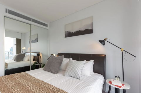 High Rise Apt In Heart Of Sydney Wt Harbour View - Hervey Bay Accommodation 17