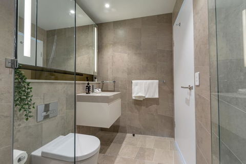 High Rise Apt In Heart Of Sydney Wt Harbour View - Hervey Bay Accommodation 15