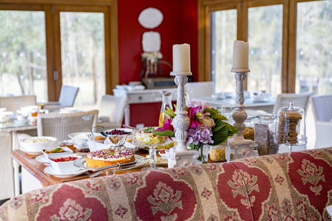 Thistle Hill Guesthouse - Walk To Many Wineries And Restaurants - Hervey Bay Accommodation 19