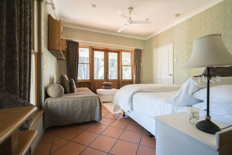 Thistle Hill Guesthouse - Walk To Many Wineries And Restaurants - Hervey Bay Accommodation 38