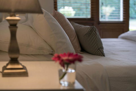 Thistle Hill Guesthouse - Walk To Many Wineries And Restaurants - Hervey Bay Accommodation 40