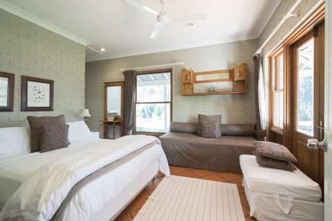 Thistle Hill Guesthouse - Walk To Many Wineries And Restaurants - Hervey Bay Accommodation 35